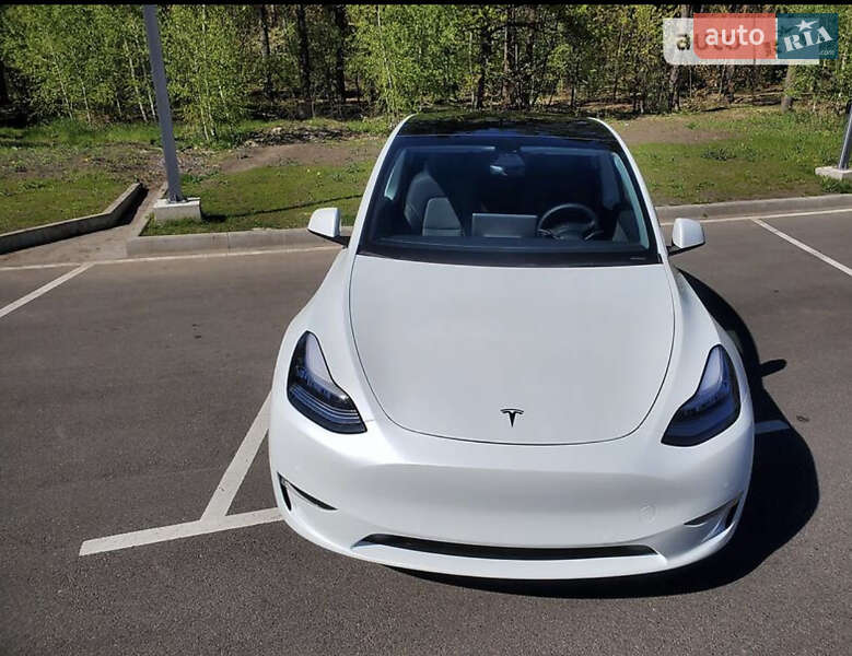 Внедорожник / Кроссовер Tesla Model Y 2020 в Киеве