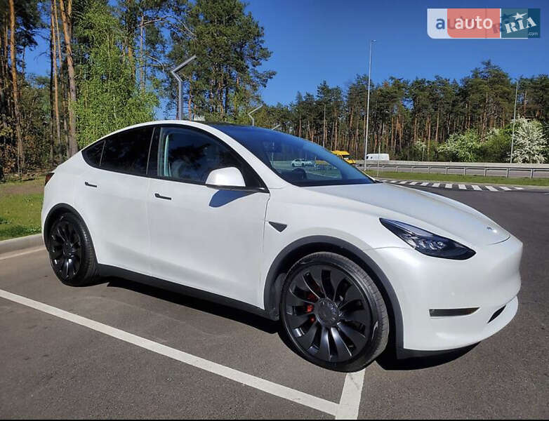 Внедорожник / Кроссовер Tesla Model Y 2020 в Киеве
