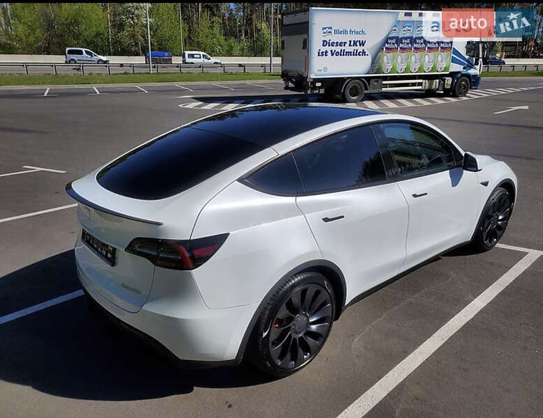 Внедорожник / Кроссовер Tesla Model Y 2020 в Киеве
