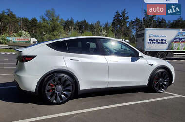 Внедорожник / Кроссовер Tesla Model Y 2020 в Киеве