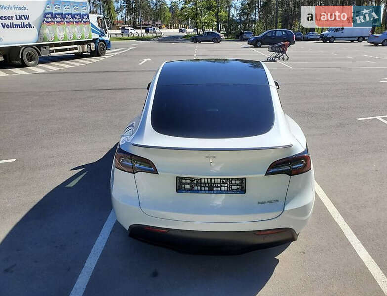 Внедорожник / Кроссовер Tesla Model Y 2020 в Киеве