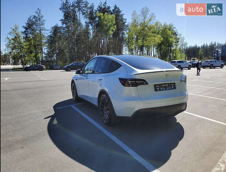 Внедорожник / Кроссовер Tesla Model Y 2020 в Киеве