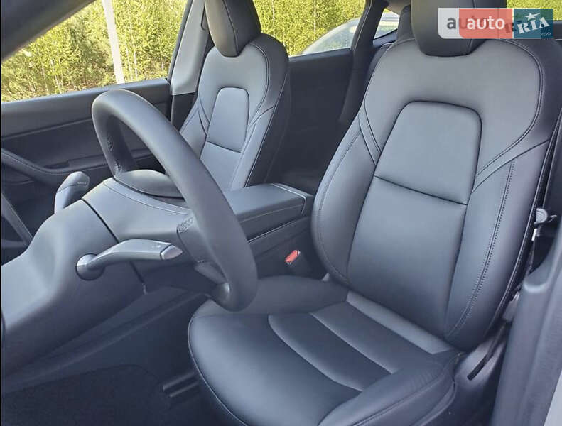 Внедорожник / Кроссовер Tesla Model Y 2020 в Киеве
