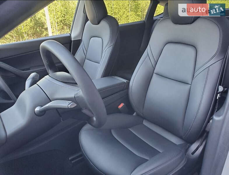 Внедорожник / Кроссовер Tesla Model Y 2020 в Киеве