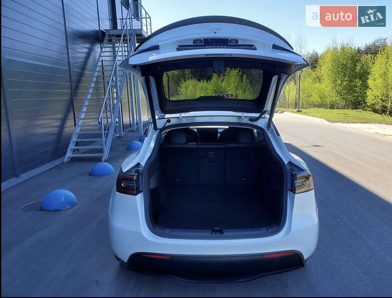 Внедорожник / Кроссовер Tesla Model Y 2020 в Киеве