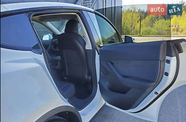 Внедорожник / Кроссовер Tesla Model Y 2020 в Киеве