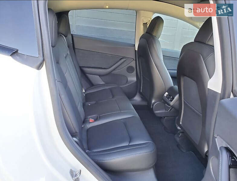 Внедорожник / Кроссовер Tesla Model Y 2020 в Киеве
