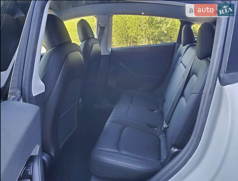 Внедорожник / Кроссовер Tesla Model Y 2020 в Киеве