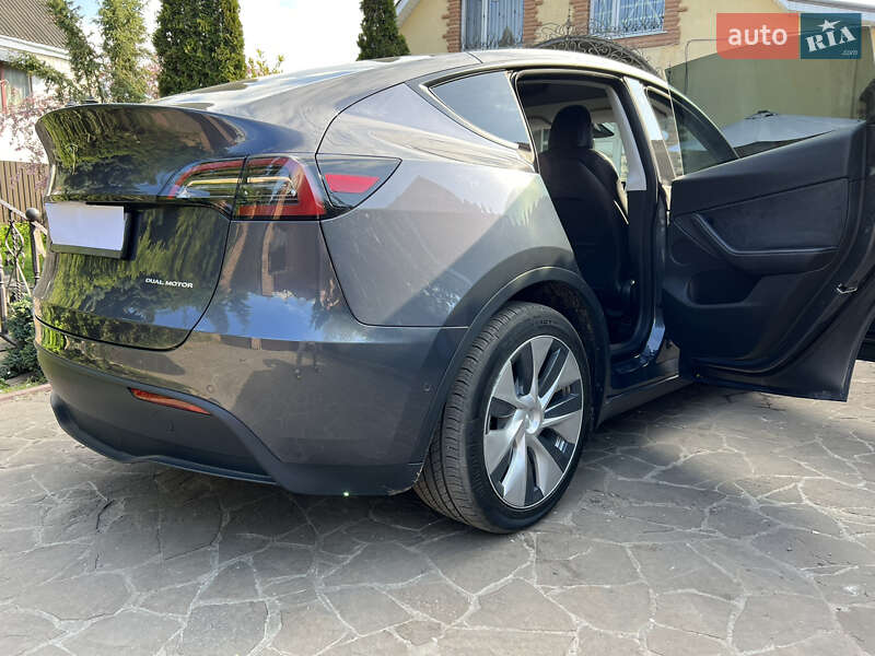 Внедорожник / Кроссовер Tesla Model Y 2022 в Киеве