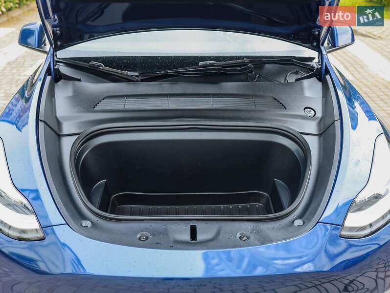 Позашляховик / Кросовер Tesla Model Y 2021 в Івано-Франківську