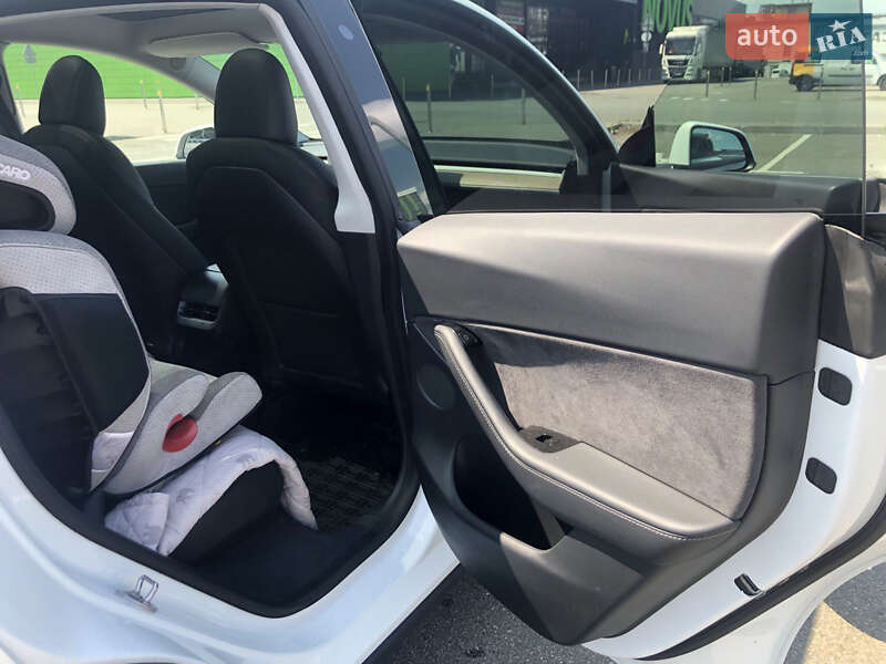 Внедорожник / Кроссовер Tesla Model Y 2020 в Киеве