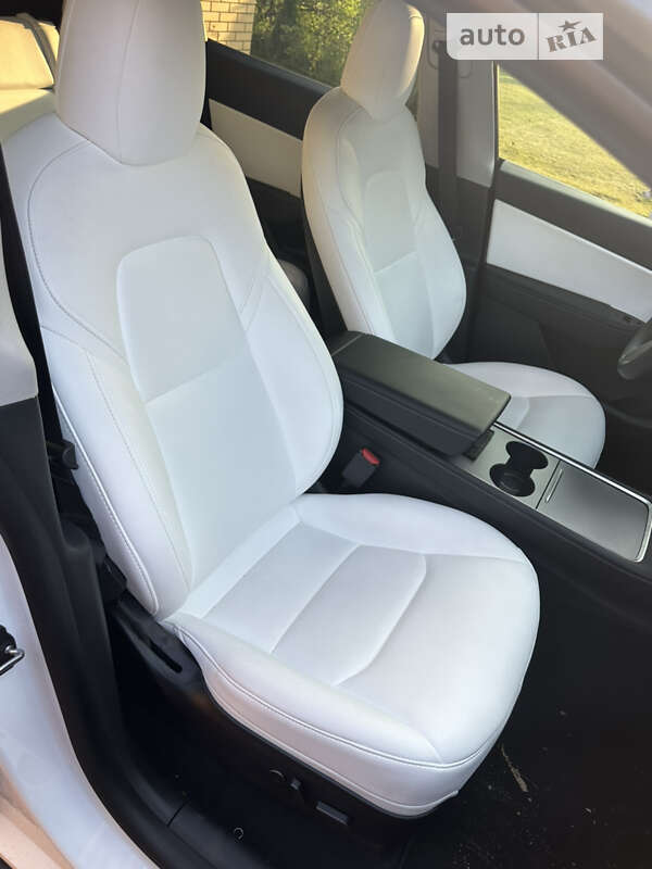 Внедорожник / Кроссовер Tesla Model Y 2021 в Днепре