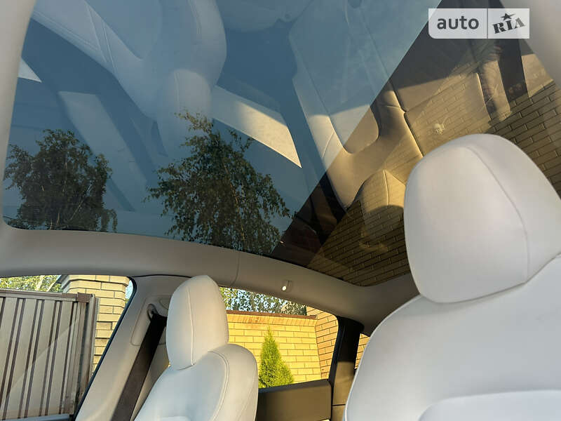 Внедорожник / Кроссовер Tesla Model Y 2021 в Днепре