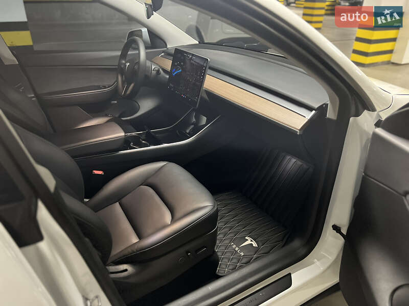 Позашляховик / Кросовер Tesla Model Y 2020 в Вінниці