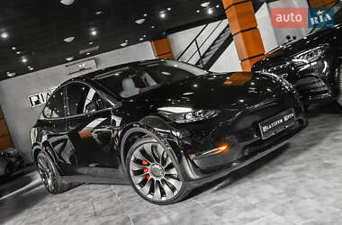 Внедорожник / Кроссовер Tesla Model Y 2021 в 