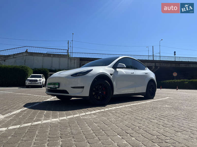 Позашляховик / Кросовер Tesla Model Y 2021 в Львові