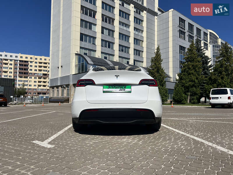 Позашляховик / Кросовер Tesla Model Y 2021 в Львові