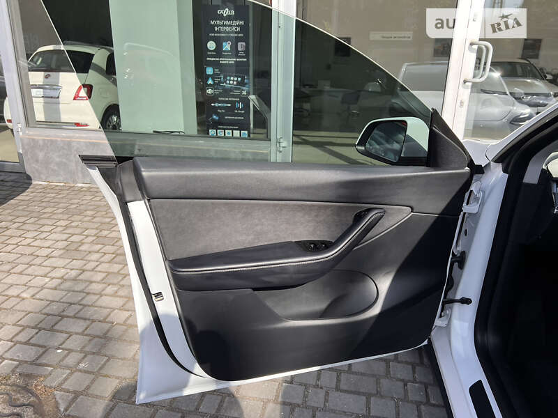 Позашляховик / Кросовер Tesla Model Y 2020 в Тернополі фото 21 Позашляховик / Кросовер Tesla Model Y 2020 в Тернополі