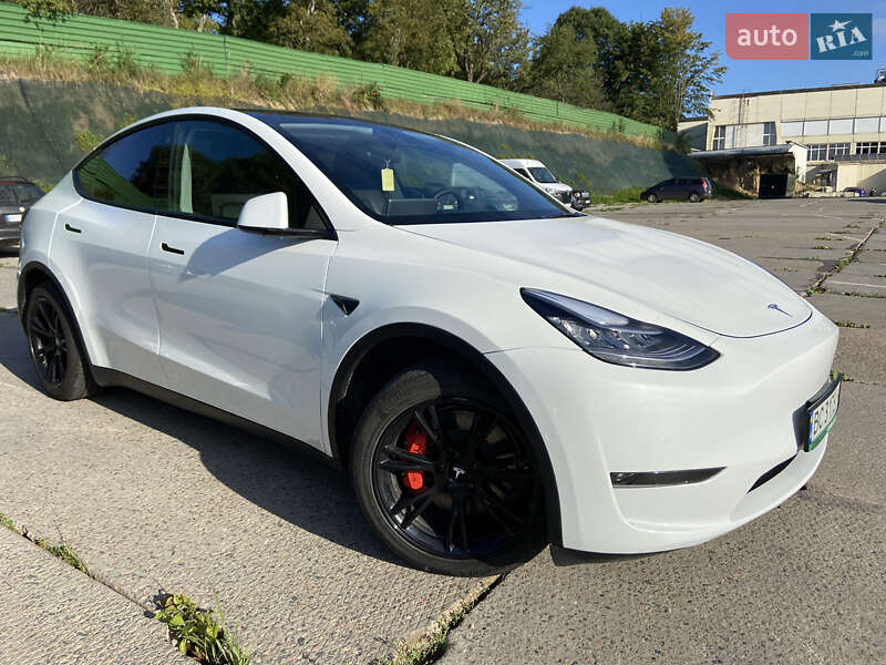 Позашляховик / Кросовер Tesla Model Y 2021 в Львові