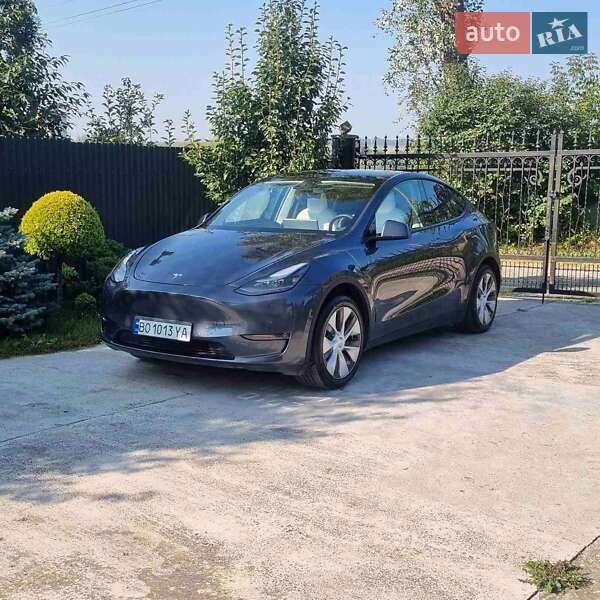 Tesla Model Y 2020
