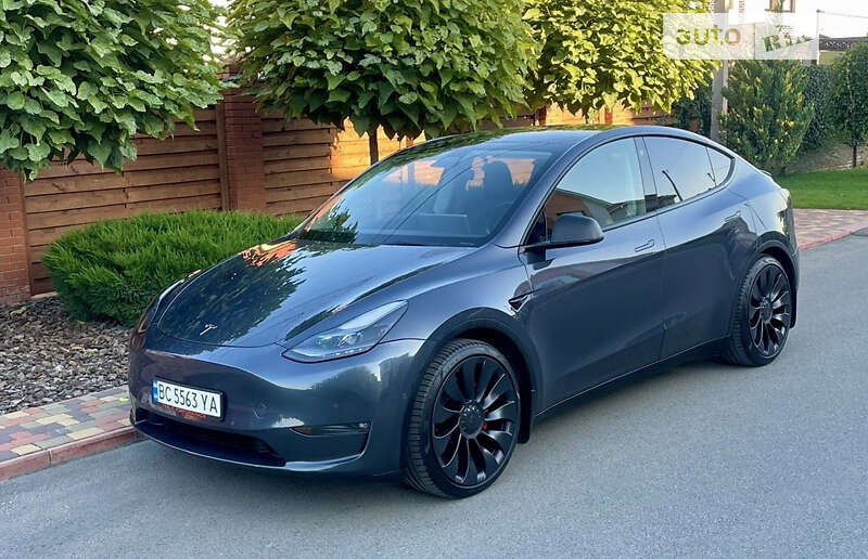 Позашляховик / Кросовер Tesla Model Y 2022 в Києві