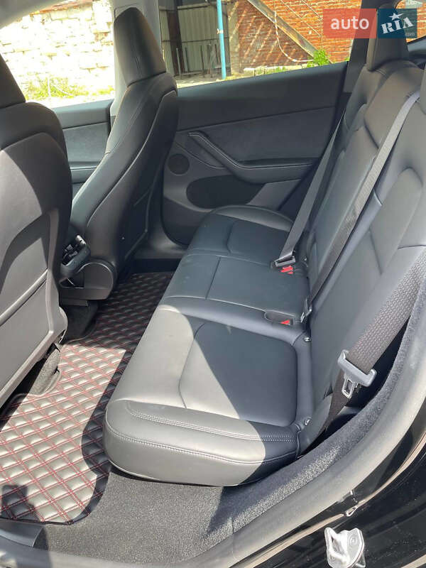 Позашляховик / Кросовер Tesla Model Y 2022 в Львові