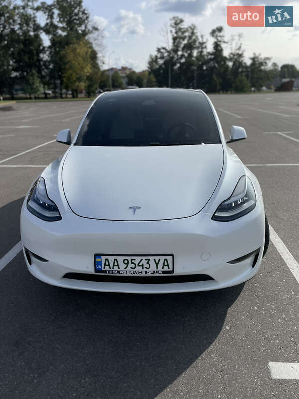 Tesla Model Y 2021