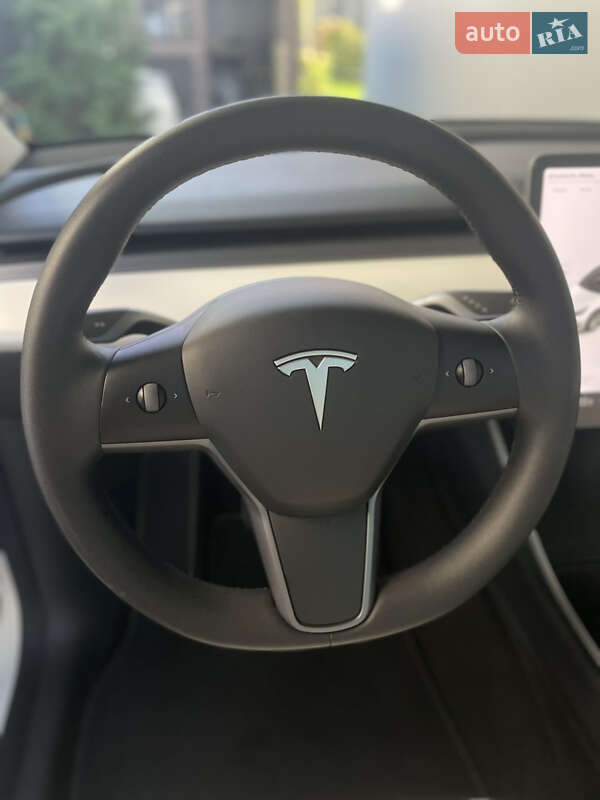 Внедорожник / Кроссовер Tesla Model Y 2021 в Киеве