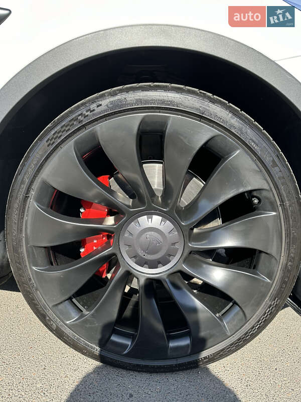 Внедорожник / Кроссовер Tesla Model Y 2022 в Одессе