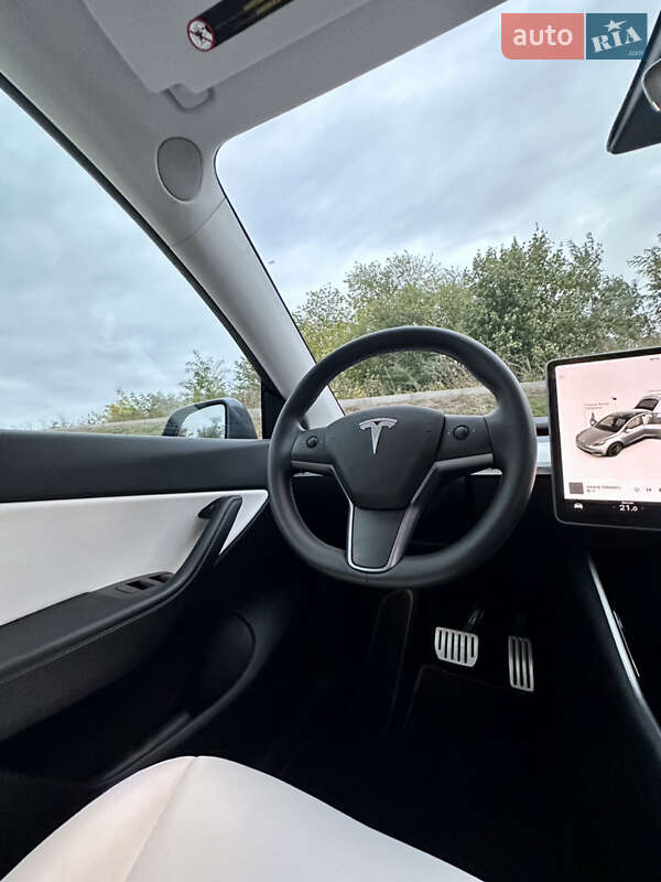 Позашляховик / Кросовер Tesla Model Y 2020 в Тернополі