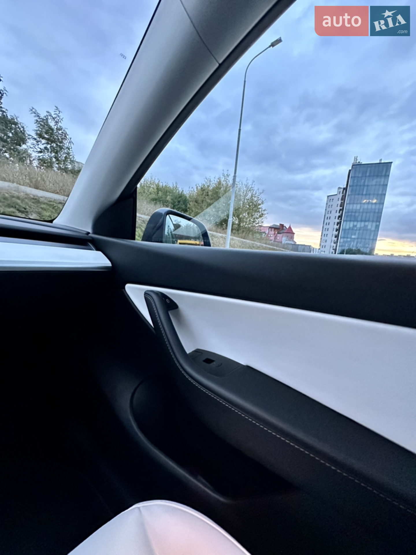 2020 Tesla Model Y - мініатюра 25