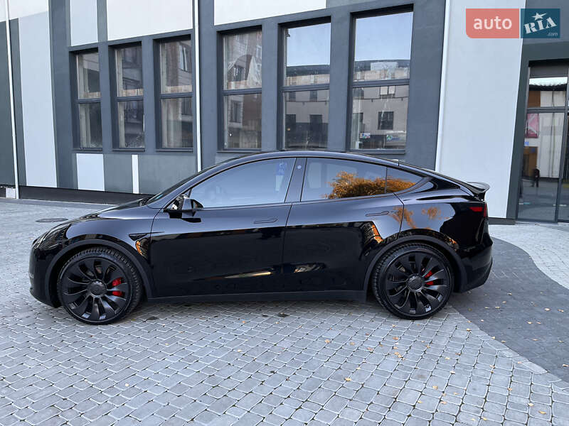 Позашляховик / Кросовер Tesla Model Y 2022 в Івано-Франківську