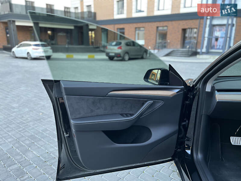 Позашляховик / Кросовер Tesla Model Y 2022 в Івано-Франківську