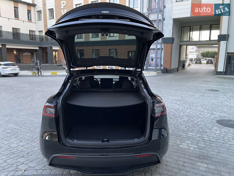 Позашляховик / Кросовер Tesla Model Y 2022 в Івано-Франківську