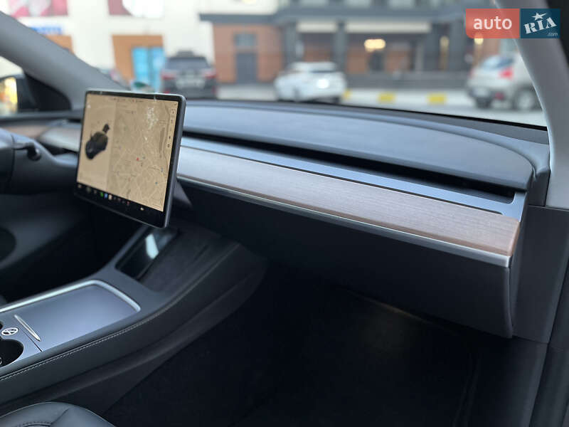 Позашляховик / Кросовер Tesla Model Y 2022 в Івано-Франківську