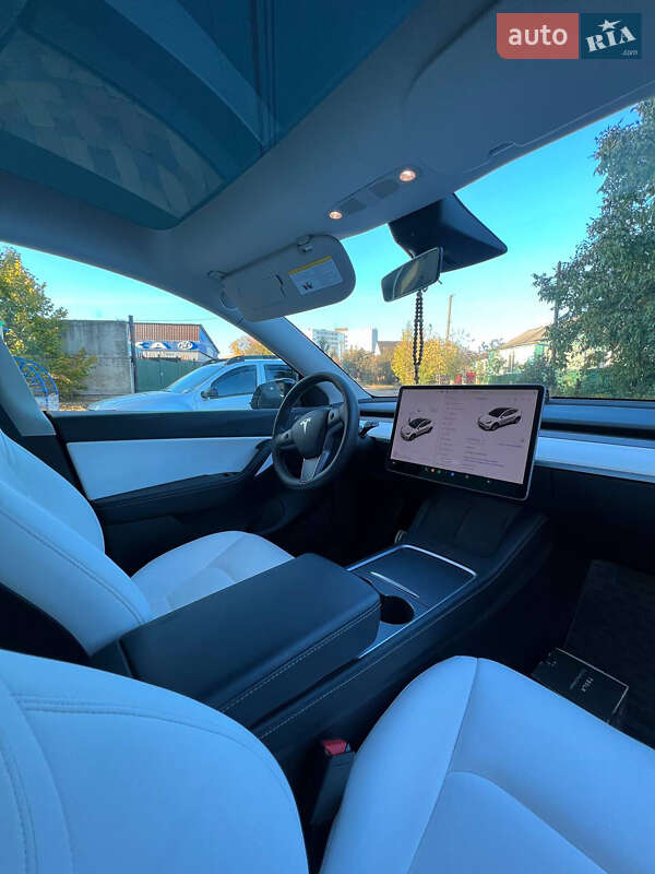Позашляховик / Кросовер Tesla Model Y 2022 в Умані