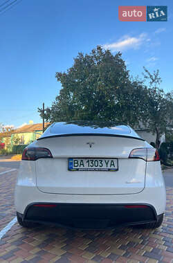 Внедорожник / Кроссовер Tesla Model Y 2022 в 