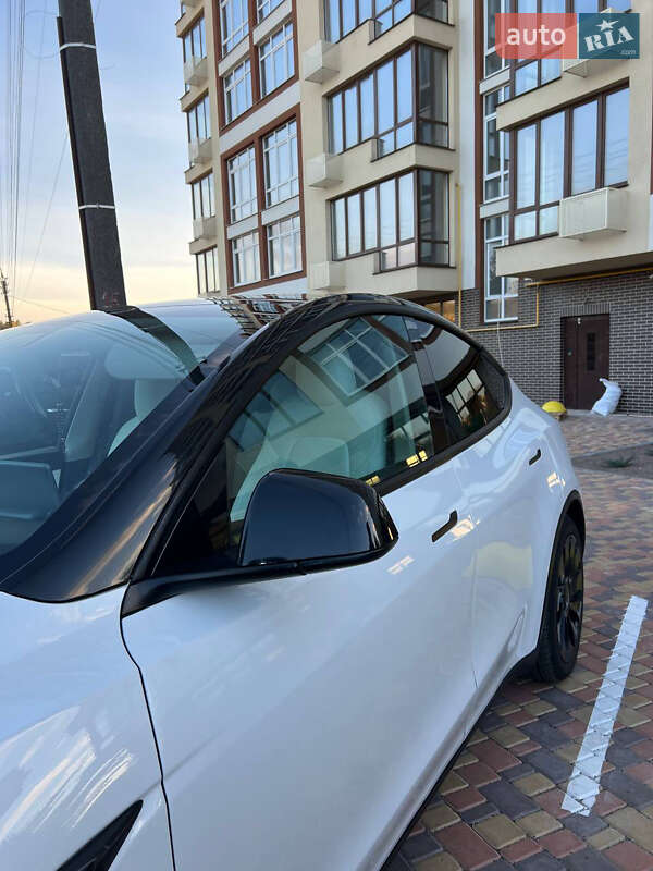 Позашляховик / Кросовер Tesla Model Y 2022 в Умані