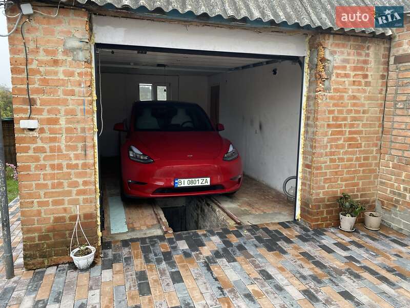 Внедорожник / Кроссовер Tesla Model Y 2021 в Полтаве