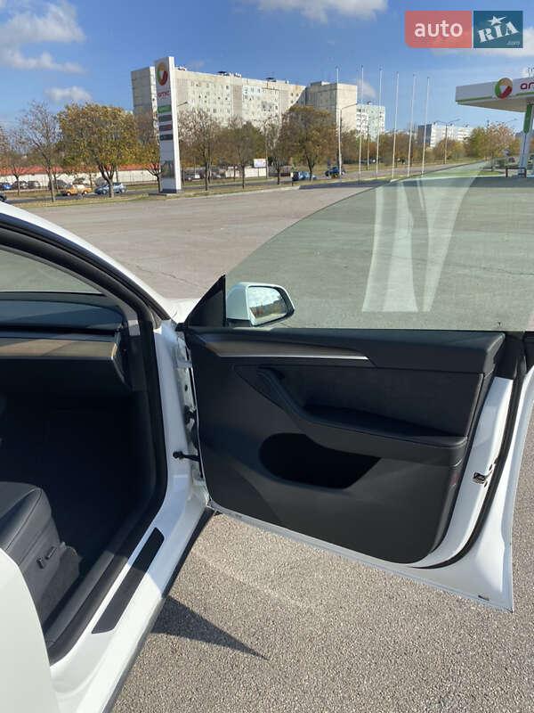 Позашляховик / Кросовер Tesla Model Y 2022 в Запоріжжі
