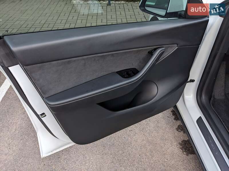 Внедорожник / Кроссовер Tesla Model Y 2021 в Черкассах