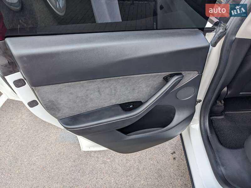 Внедорожник / Кроссовер Tesla Model Y 2021 в Черкассах
