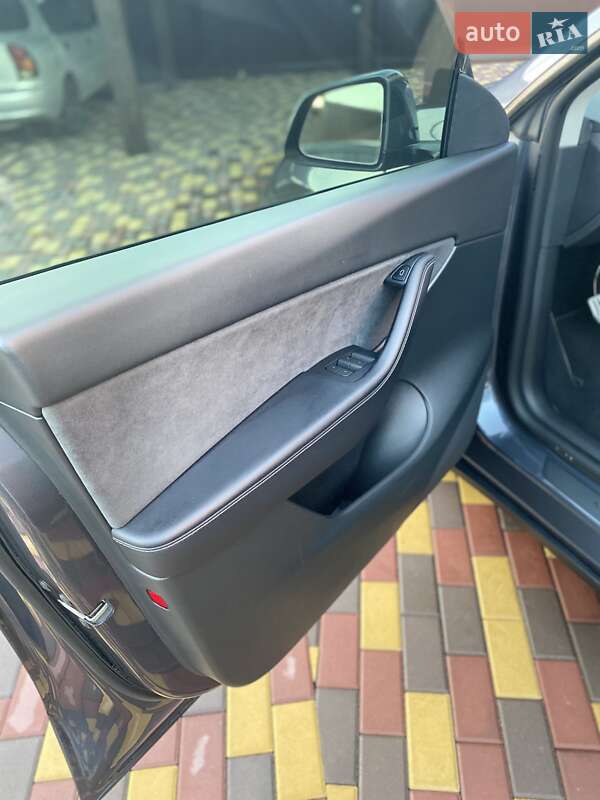 Внедорожник / Кроссовер Tesla Model Y 2022 в Днепре