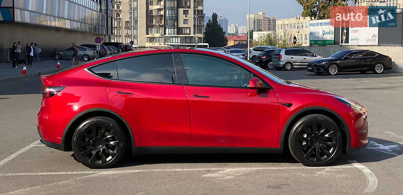 Внедорожник / Кроссовер Tesla Model Y 2020 в Киеве