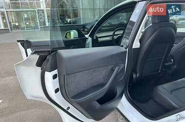 Позашляховик / Кросовер Tesla Model Y 2022 в 