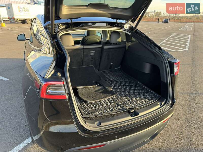 Внедорожник / Кроссовер Tesla Model Y 2020 в Ровно