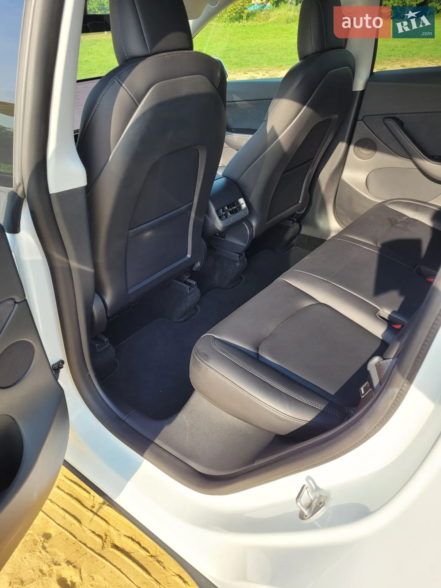 2021 Tesla Model Y - мініатюра 17