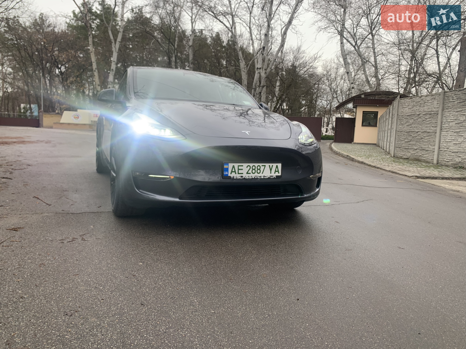 2022 Tesla Model Y - мініатюра 3