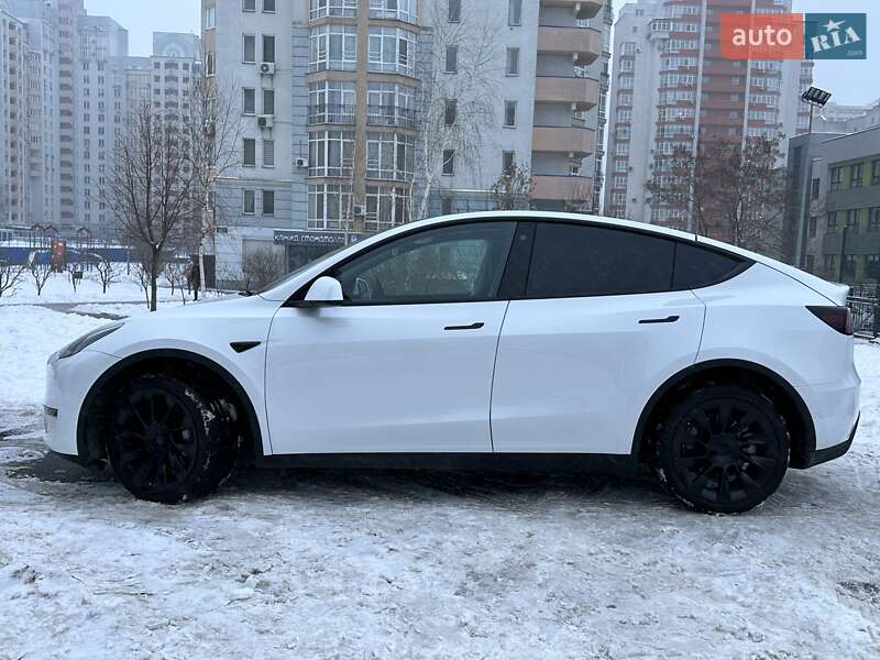 Внедорожник / Кроссовер Tesla Model Y 2022 в Киеве