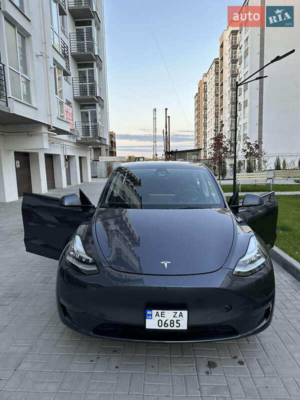Внедорожник / Кроссовер Tesla Model Y 2021 в Днепре